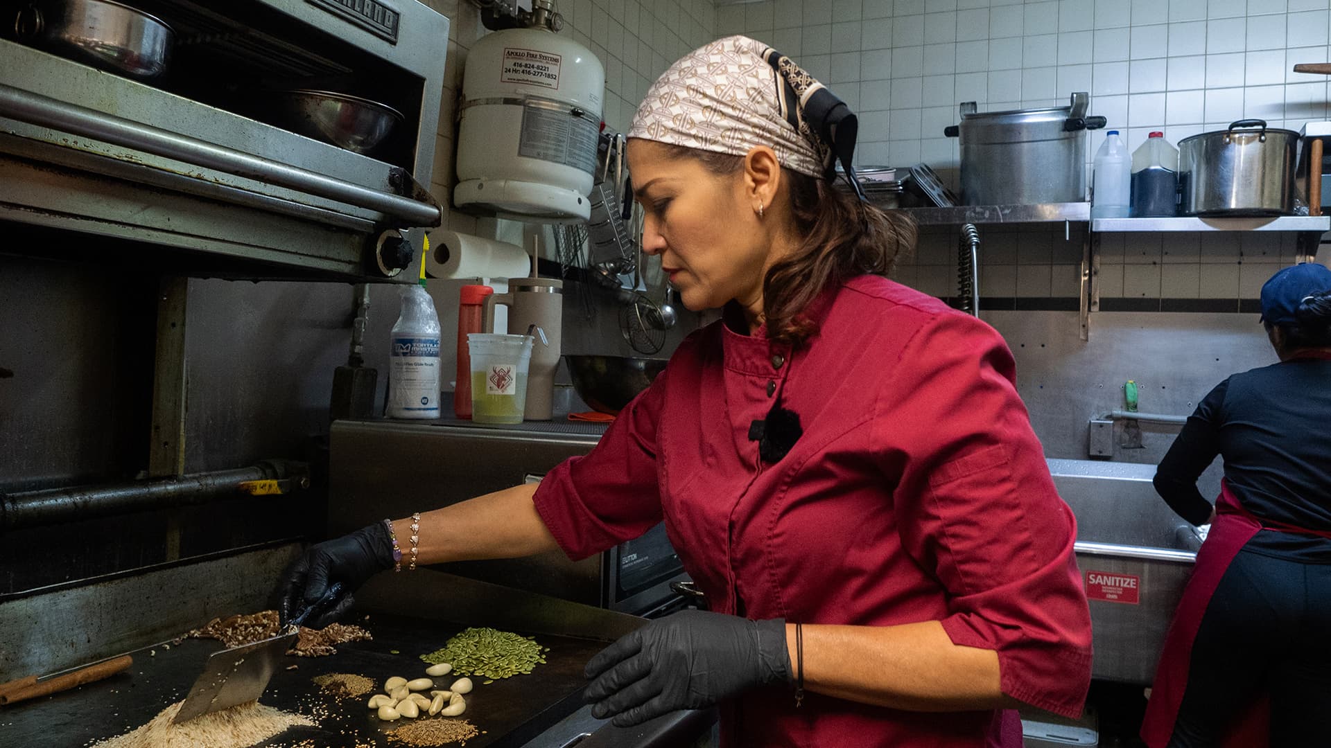 Cookin’s support and lower fees help Mónica grow her restaurant and profits