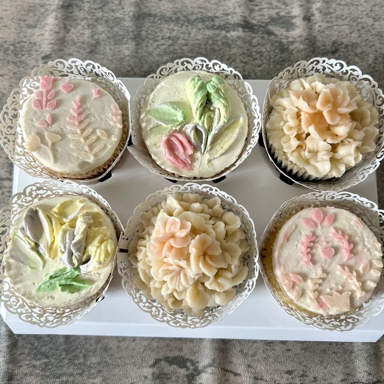 Mother’s Day Cupcakes image